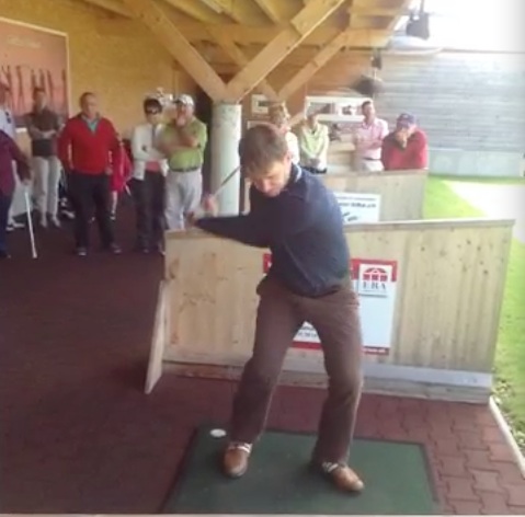 Jaacob Bowden performs a shot demonstration during a clinic at Golfpark Thalwil in Switzerland in 2012